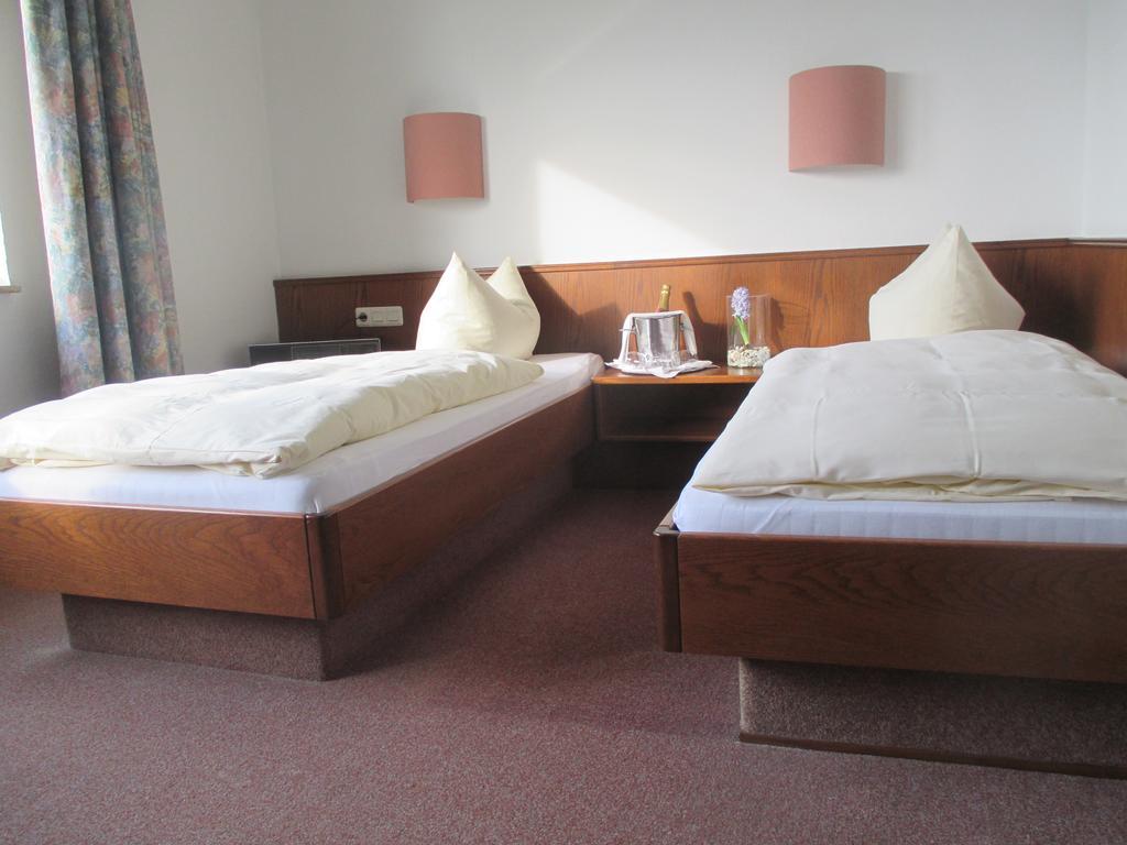 Adler Golf-& Tagungshotel Harth-Poellnitz Dış mekan fotoğraf